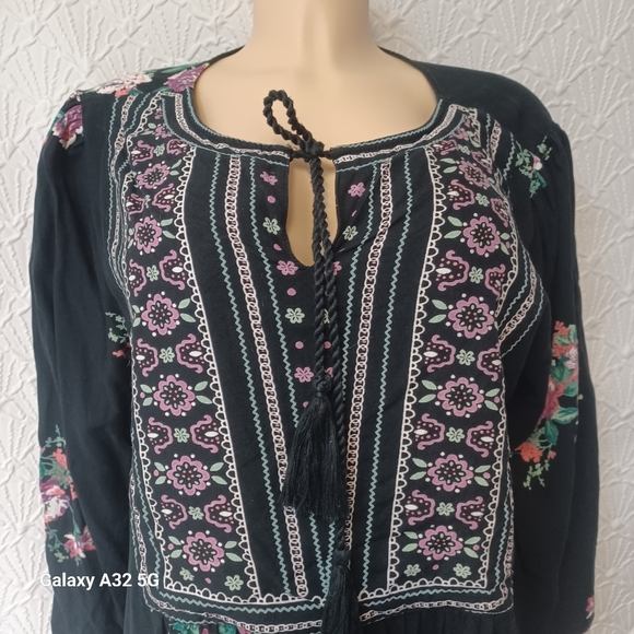 Woman Within Black Floral Embroidered Top Bluse Size 18/20 100%Rayon - Picture 4 of 12